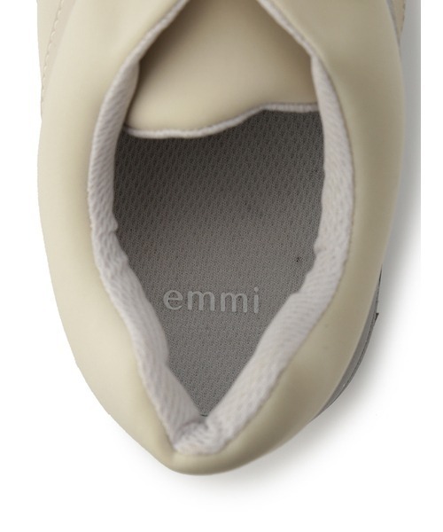 emmi（エミ）の「【emmi original】Vibramソールスニーカー（スニーカー・レディース・ライトベージュ・23.5cm/24.5cm/25.5cm）」の9枚目の写真