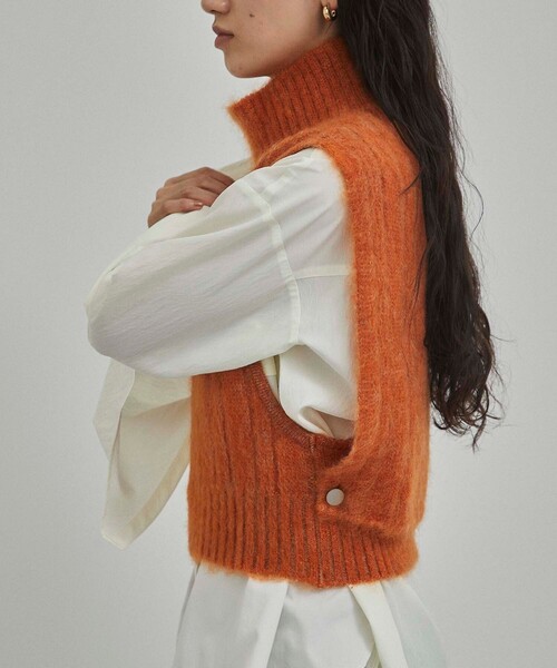 CITY TOKYO(シティトウキョウ)の「モヘアウールタートルニットベスト(ベスト・レディース・オレンジ/ブルー・FREE)」の4枚目の写真
