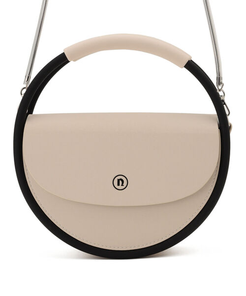NaNa-NaNa（ナナナナ）の「nana-nana/ナナナナ/HOOP (RECYCLED LEATHER)（ショルダーバッグ・レディース・ブラック/アイボリー/キャメル・FREE）」の2枚目の写真