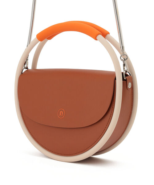 NaNa-NaNa（ナナナナ）の「nana-nana/ナナナナ/HOOP (RECYCLED LEATHER)（ショルダーバッグ・レディース・ブラック/アイボリー/キャメル・FREE）」の4枚目の写真