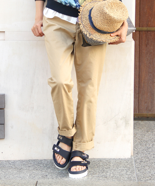 UNITED ARROWS（ユナイテッドアローズ）の「UAW チノパンツ†¶ ◆（チノパンツ・レディース・ベージュ/ネイビー/ホワイト・40/38/34/36）」の2枚目の写真