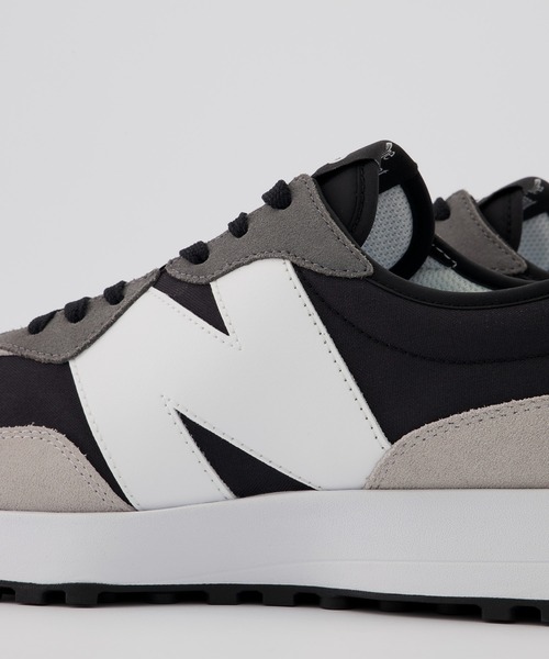 NEW BALANCE(ニューバランス)の「MS327(スニーカー・メンズ・ブラック/グリーン×オレンジ・26.5cm/29.0cm/27.0cm/22.5cm/23.0cm/28.0cm/23.5cm/27.5cm/24.5cm/26.0cm/25.0cm/25.5cm/28.5cm/24.0cm)」の10枚目の写真