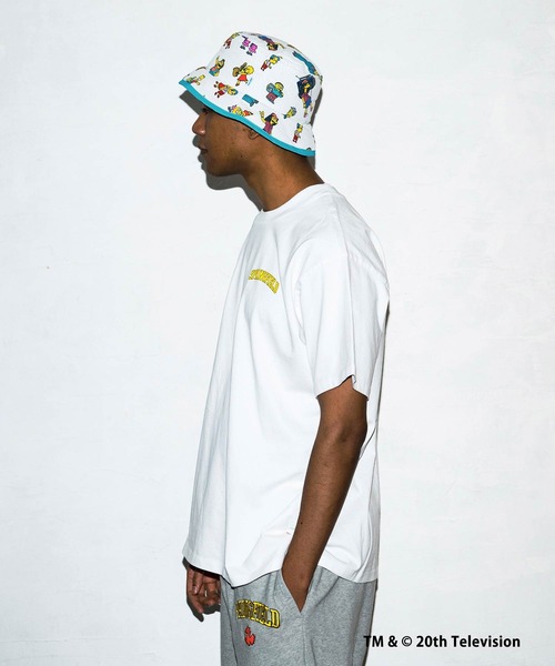 Levi's（リーバイス）の「LEVI’S(R) X SIMPSONS ユニセックス Tシャツ（Tシャツ/カットソー・メンズ・マルチ・L/M/S/XL）」の2枚目の写真