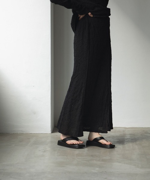 marjour（マージュール）の「CREPE LONG SKIRT（スカート・レディース・ブラック/オフホワイト・M）」の17枚目の写真