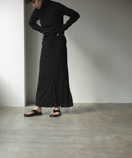 marjour（マージュール）の「CREPE LONG SKIRT（スカート・レディース・ブラック/オフホワイト・M）」の21枚目の写真