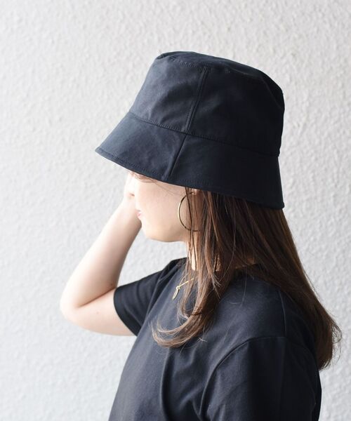 SHIPS(シップス)の「〈手洗い可能〉コットンバケットハット◇(ハット・レディース・ブラック/ベージュ・ONE SIZE)」の9枚目の写真