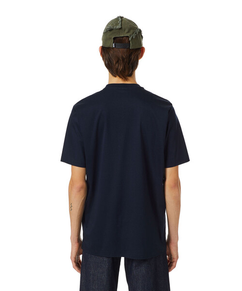 DIESEL(ディーゼル)の「メンズ Tシャツ ワンポイント サステナブル(Tシャツ/カットソー・メンズ・ホワイト/ネイビー/ブラック・MEDIUM/LARGE/X-LARGE/XX-LARGE/X-SMALL/XXX-LARGE/SMALL)」の19枚目の写真