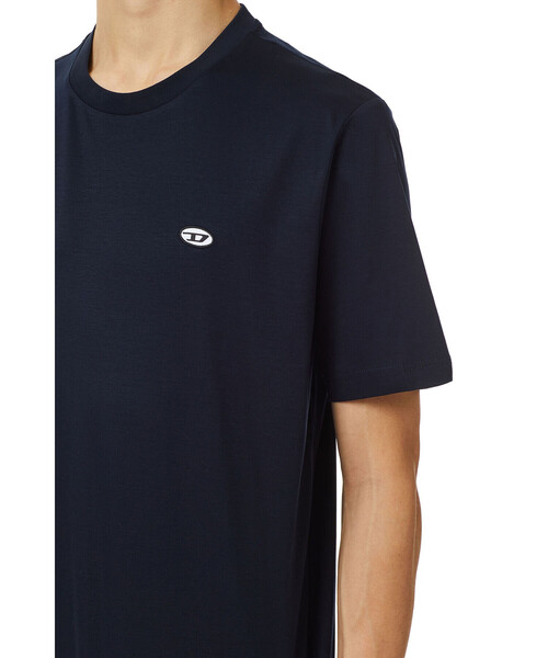 DIESEL(ディーゼル)の「メンズ Tシャツ ワンポイント サステナブル(Tシャツ/カットソー・メンズ・ホワイト/ネイビー/ブラック・MEDIUM/LARGE/X-LARGE/XX-LARGE/X-SMALL/XXX-LARGE/SMALL)」の18枚目の写真