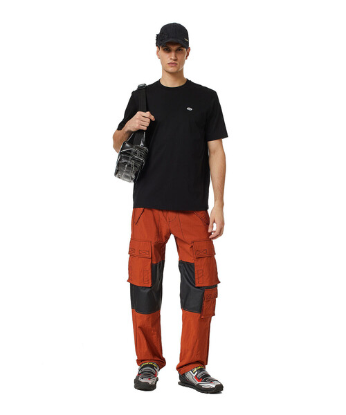 DIESEL(ディーゼル)の「メンズ Tシャツ ワンポイント サステナブル(Tシャツ/カットソー・メンズ・ホワイト/ネイビー/ブラック・MEDIUM/LARGE/X-LARGE/XX-LARGE/X-SMALL/XXX-LARGE/SMALL)」の12枚目の写真