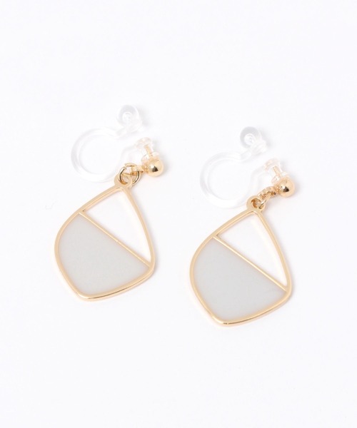 LAKOLE(ラコレ)の「ハーフカラーノンホールピアス / 266322(イヤリング・レディース・ネイビー/グレー・FREE)」の1枚目の写真