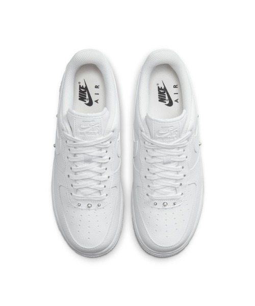 NIKE(ナイキ)の「ナイキ エア フォース 1 '07 SE ウィメンズシューズ / Nike Air Force 1 '07 SE Women's Shoes(スニーカー・レディース・ホワイト・23/24/25/26/27/28/22/29/28.5/25.5/26.5/27.5/22.5/24.5/23.5)」の11枚目の写真