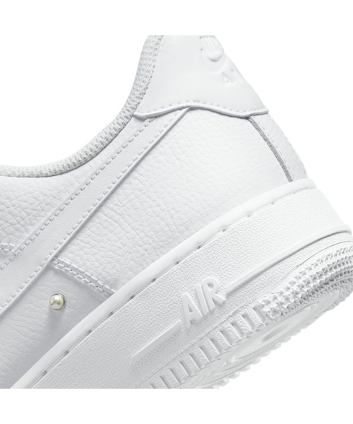 NIKE(ナイキ)の「ナイキ エア フォース 1 '07 SE ウィメンズシューズ / Nike Air Force 1 '07 SE Women's Shoes(スニーカー・レディース・ホワイト・23/24/25/26/27/28/22/29/28.5/25.5/26.5/27.5/22.5/24.5/23.5)」の10枚目の写真