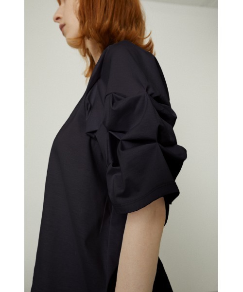 RIM.ARK（リムアーク）の「Sleeve tuck cut tops（Tシャツ