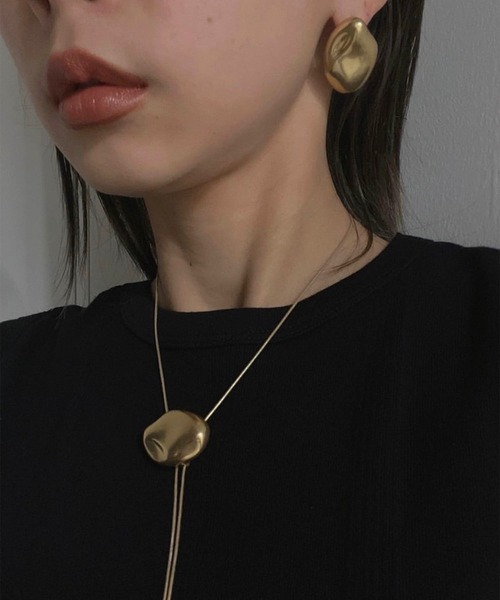 Ameri（アメリ）の「STONE LIKE ASYMMETRY PIERCE（ピアス（両耳用）・レディース・シルバー/ゴールド・FREE）」の4枚目の写真