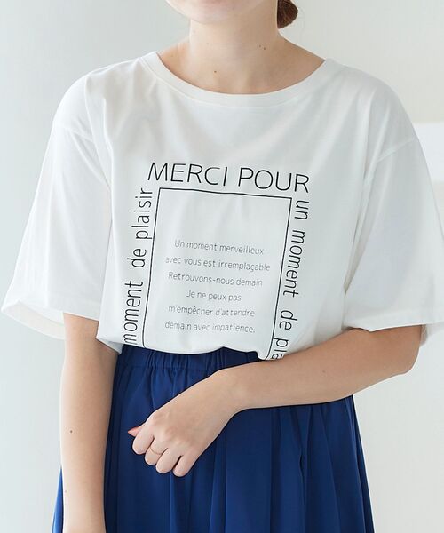 le.coeur blanc（ルクールブラン）の「スクエアロゴプリントTシャツ（Tシャツ/カットソー・レディース・オフホワイト/キャメル・38）」の2枚目の写真