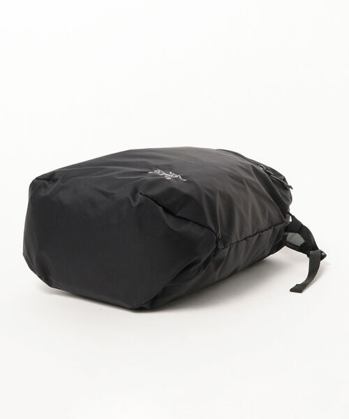 ARC'TERYX(アークテリクス)の「ARC’TERYX / Heliad Tote 12L(トートバッグ・メンズ・ブラック・ONE SIZE)」の4枚目の写真