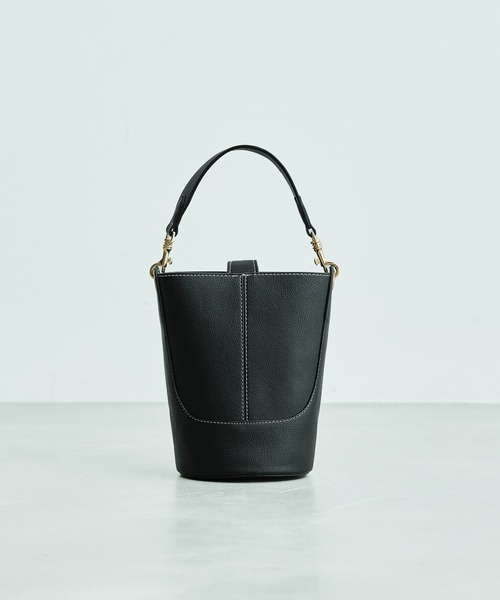 ROPE'（ロペ）の「ポーチ付き/2WAYセンターシームバケットミドルバッグ（ショルダーバッグ・レディース・ブラック/キャメル・FREE）」の2枚目の写真