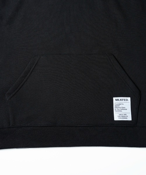 MILKFED.(ミルクフェド)の「BASIC STENCIL BIG SWEAT HOODIE(パーカー・レディース・ベージュ/ブラック/オフホワイト/グリーン/ライトブルー/ライトピンク/ライトグレー/パープル・L/M)」の20枚目の写真