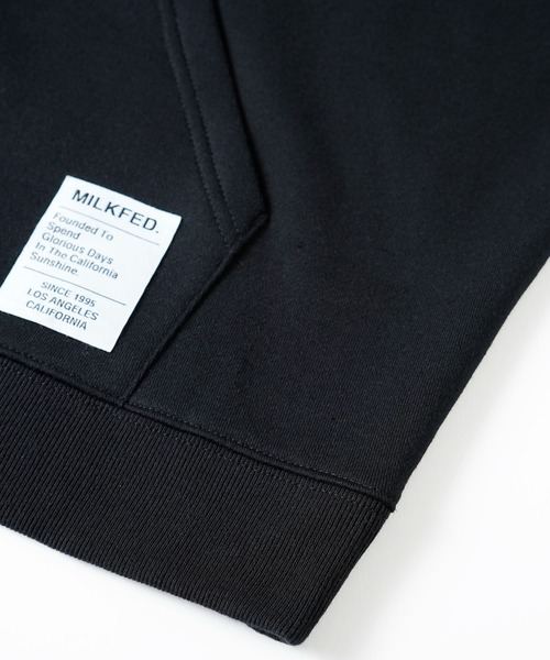 MILKFED.(ミルクフェド)の「BASIC STENCIL BIG SWEAT HOODIE(パーカー・レディース・ベージュ/ブラック/オフホワイト/グリーン/ライトブルー/ライトピンク/ライトグレー/パープル・L/M)」の17枚目の写真