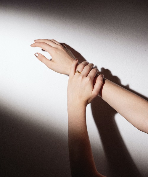 CENE（セネ）の「【CENE】セネ/ ノットスリムリング（リング・レディース・シルバー/ゴールド・#13/#9/#11）」の5枚目の写真