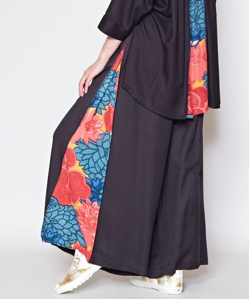 カヤ（カヤ）の「【カヤ】花ざかり八掛ワイドパンツ（その他パンツ・レディース・ブラック/グリーン/ダークネイビー/ライトパープル/ネイビー・FREE）」の2枚目の写真