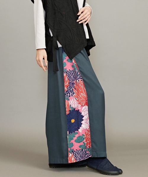 カヤ（カヤ）の「【カヤ】花ざかり八掛ワイドパンツ（その他パンツ・レディース・ブラック/グリーン/ダークネイビー/ライトパープル/ネイビー・FREE）」の21枚目の写真