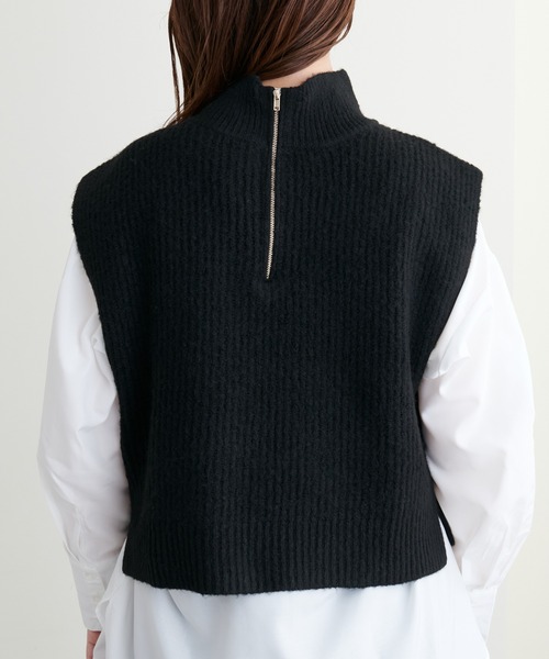 natural couture（ナチュラルクチュール）の「こなれたレイヤードスタイルに◎ハイネックハーフジップニットベスト（ベスト・レディース・ブラック/ベージュ/オフホワイト・FREE）」の9枚目の写真