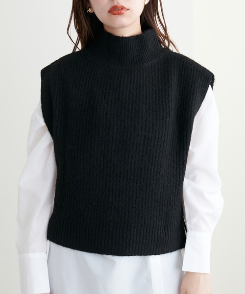 natural couture（ナチュラルクチュール）の「こなれたレイヤードスタイルに◎ハイネックハーフジップニットベスト（ベスト・レディース・ブラック/ベージュ/オフホワイト・FREE）」の6枚目の写真