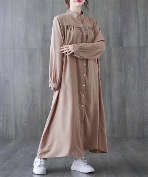 FREE STYLISTS（フリー スタイリスト）の「バンドカラーマキシ丈シャツワンピース（シャツワンピース・レディース・ブラック/グレー/ブラウン/ベージュ/ダークグリーン/ネイビー/ボルドー/ブルー・FREE）」の4枚目の写真