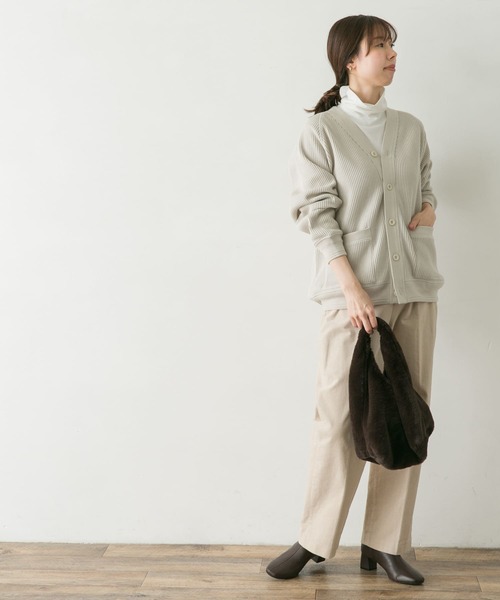 URBAN RESEARCH DOORS(アーバンリサーチドアーズ)の「『UR TECH』ワッフルVネックカーディガン(カーディガン/ボレロ・メンズ・ベージュ系その他/グリーン/ネイビー/ブラック・X-LARGE/MEDIUM/LARGE)」の17枚目の写真