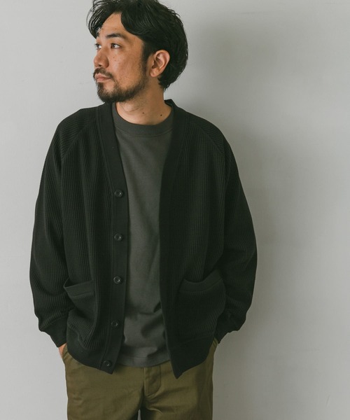URBAN RESEARCH DOORS(アーバンリサーチドアーズ)の「『UR TECH』ワッフルVネックカーディガン(カーディガン/ボレロ・メンズ・ベージュ系その他/グリーン/ネイビー/ブラック・X-LARGE/MEDIUM/LARGE)」の7枚目の写真