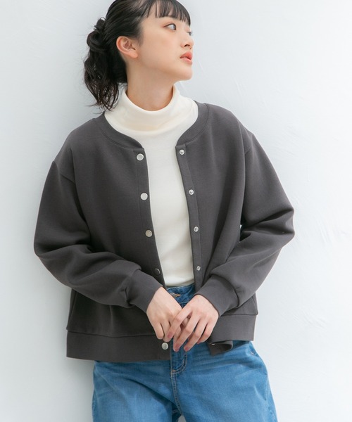 Honeys(ハニーズ)の「ドット釦クルーカーデ(カーディガン/ボレロ・レディース・アイボリー/ブルー/ピンク/ライム/イエロー/ブラック/スミクロ/オートミール/杢グレー・LL/L/M)」の3枚目の写真