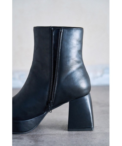AZUL by moussy(アズールバイマウジー)の「THICK HEEL BOOTS/シックヒールブーツ(ブーツ・レディース・ブラック/ライトベージュ・SMALL/MEDIUM/LARGE)」の5枚目の写真