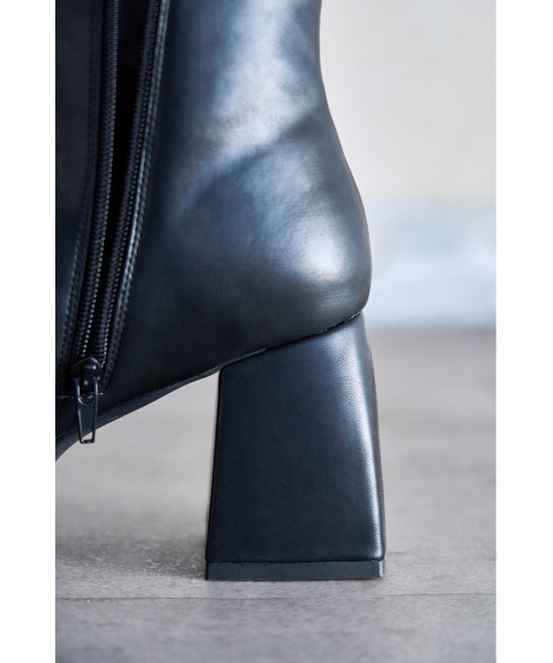 AZUL by moussy(アズールバイマウジー)の「THICK HEEL BOOTS/シックヒールブーツ(ブーツ・レディース・ブラック/ライトベージュ・SMALL/MEDIUM/LARGE)」の6枚目の写真