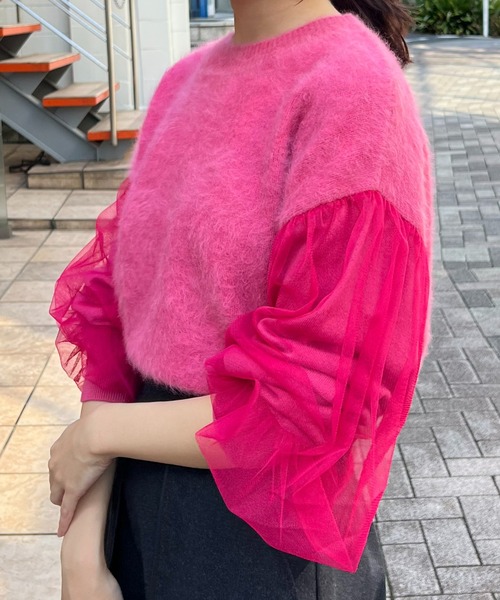 Lui's(ルイス)の「FOXEY 袖チュール重ねニットプルオーバー(ニット/セーター・レディース・ブラック/グレー/ピンク・FREE)」の3枚目の写真