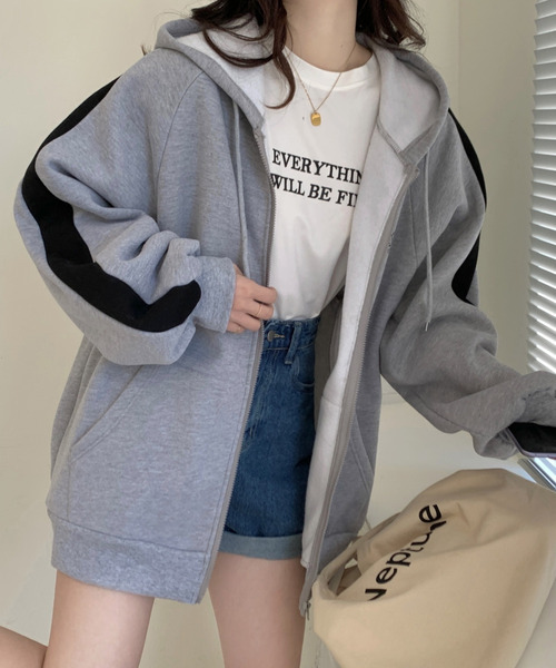 BANNER SELECT(バナーセレクト)の「オーバーサイズサイドラインパーカー(パーカー・レディース・ブラウン/モカ/ボルドー/ブラック/グレー・L/M/XL)」の2枚目の写真