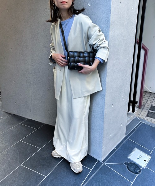 feepur(フェピュール)の「カラーレスシングルジャケット(ノーカラージャケット・レディース・アイボリー/グレー/ブラック・MEDIUM)」の9枚目の写真