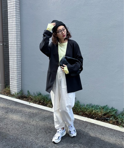 feepur(フェピュール)の「カラーレスシングルジャケット(ノーカラージャケット・レディース・アイボリー/グレー/ブラック・MEDIUM)」の5枚目の写真