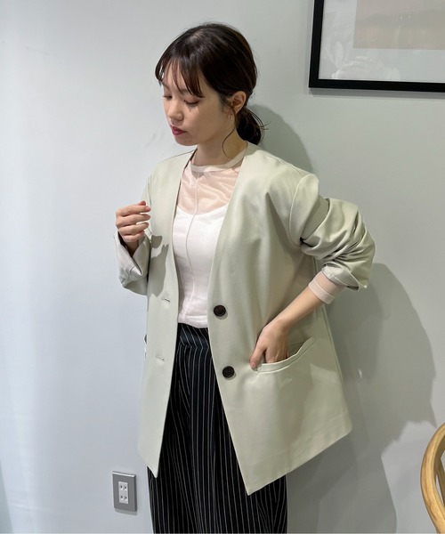 feepur(フェピュール)の「カラーレスシングルジャケット(ノーカラージャケット・レディース・アイボリー/グレー/ブラック・MEDIUM)」の21枚目の写真