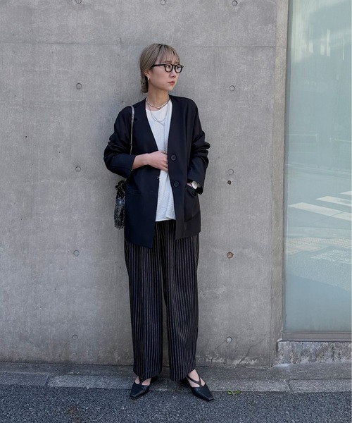 feepur(フェピュール)の「カラーレスシングルジャケット(ノーカラージャケット・レディース・アイボリー/グレー/ブラック・MEDIUM)」の16枚目の写真