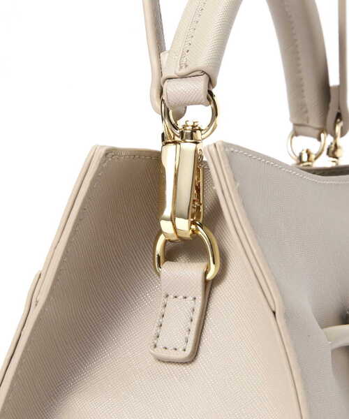 NATURAL BEAUTY BASIC（ナチュラルビューティーベーシック）の「ノットリボンハンドバッグ（クラッチバッグ・レディース・ブラック/ベージュ系その他2・ﾌﾘ-）」の9枚目の写真