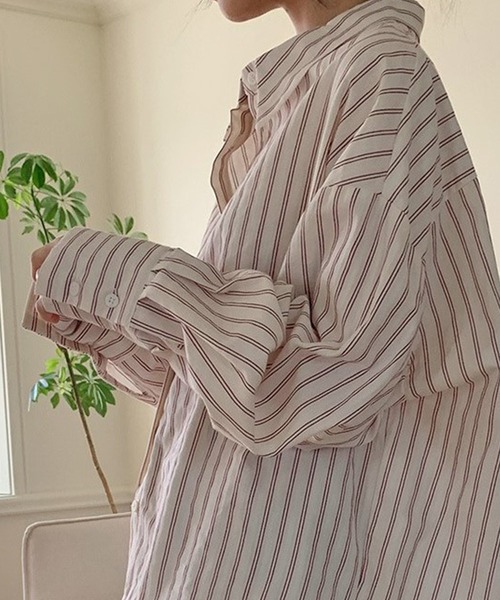 DAY CLOSET(デイ クローゼット)の「レディース ストライプ柄オーバーサイズラウンドヘムシャツ(シャツ/ブラウス・レディース・レッド・ONE SIZE)」の7枚目の写真