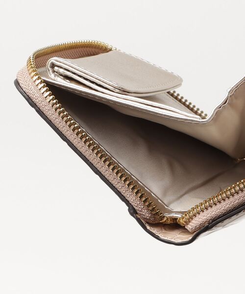 Guess(ゲス)の「LAUREL Small Zip Around Wallet(財布・レディース・ホワイト/ライトピンク/ライトベージュ/ブラック/ライトブルー・ONE SIZE)」の7枚目の写真