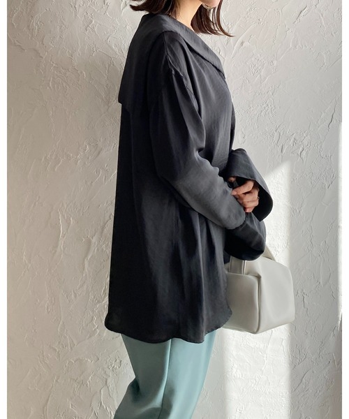 She's Closet(シーズクローゼット)の「セーラービッグカラー深Vネックロング丈ヴィンテージサテン長袖ブラウス(シャツ/ブラウス・レディース・グレイッシュベージュ/アイボリー/チャコール・FREE)」の10枚目の写真