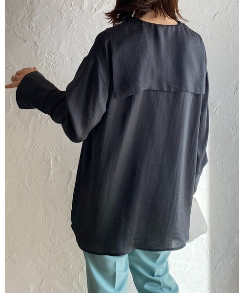 She's Closet(シーズクローゼット)の「セーラービッグカラー深Vネックロング丈ヴィンテージサテン長袖ブラウス(シャツ/ブラウス・レディース・グレイッシュベージュ/アイボリー/チャコール・FREE)」の18枚目の写真