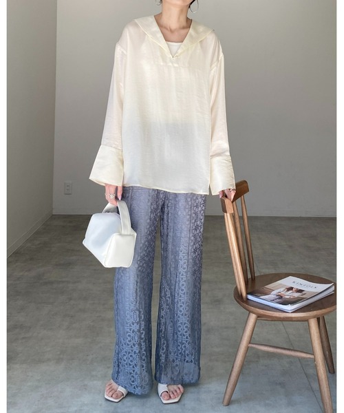 She's Closet(シーズクローゼット)の「セーラービッグカラー深Vネックロング丈ヴィンテージサテン長袖ブラウス(シャツ/ブラウス・レディース・グレイッシュベージュ/アイボリー/チャコール・FREE)」の19枚目の写真