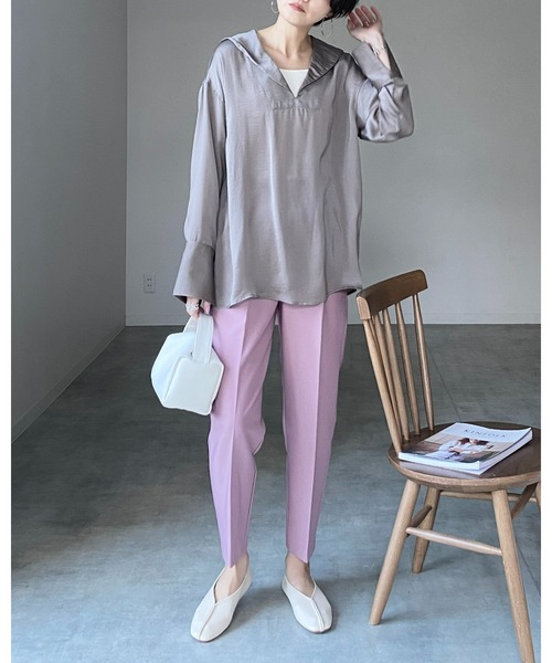 She's Closet(シーズクローゼット)の「セーラービッグカラー深Vネックロング丈ヴィンテージサテン長袖ブラウス(シャツ/ブラウス・レディース・グレイッシュベージュ/アイボリー/チャコール・FREE)」の13枚目の写真