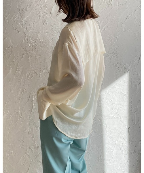 She's Closet(シーズクローゼット)の「セーラービッグカラー深Vネックロング丈ヴィンテージサテン長袖ブラウス(シャツ/ブラウス・レディース・グレイッシュベージュ/アイボリー/チャコール・FREE)」の14枚目の写真