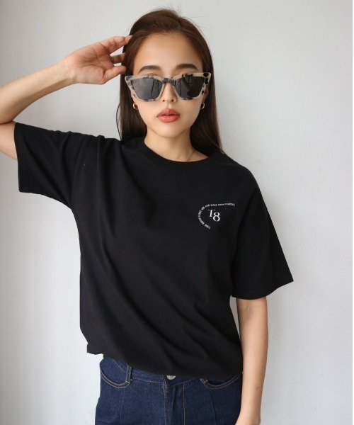 TRUNC（トランクエイティーエイト）の「Printed Logo T-shirt（Tシャツ/カットソー・レディース・ブラック/アイボリー・FREE）」の2枚目の写真