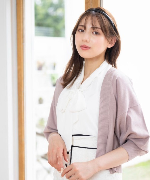 MISCH MASCH(ミッシュマッシュ)の「ショートトッパーカーディガン(カーディガン/ボレロ・レディース・ブルー/ピンク/ブラック/ホワイト・MEDIUM)」の5枚目の写真